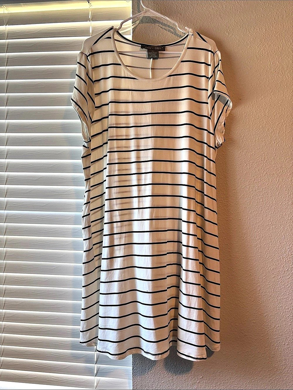 Lark + Grey Striped Mini Dress in White & Black Size 3XL